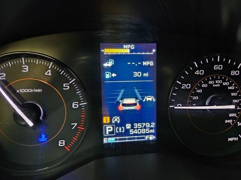 Used 2020 Subaru Crosstrek 2.0i Premium w/ Moonroof Package 2 AWD/4WD image 22