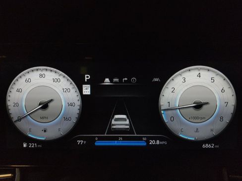 Used 2025 Hyundai Elantra SEL FWD image 23