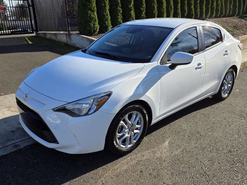 Used 2017 Toyota Yaris iA image 1