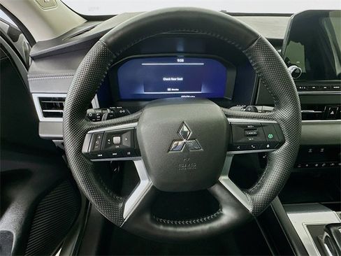 Used 2023 Mitsubishi Outlander SEL image 26