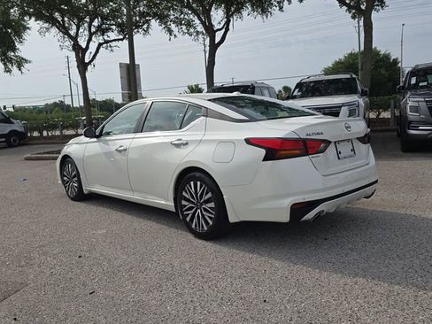 Certified 2024 Nissan Altima 2.5 SV w/ SV Premium Package FWD image 6