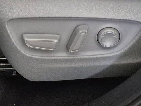 Certified 2024 Toyota Highlander XLE image 15