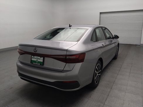 Used 2025 Volkswagen Jetta SE FWD image 9