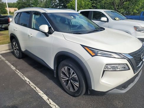 Used 2023 Nissan Rogue SV w/ SV Premium B Package AWD/4WD image 9