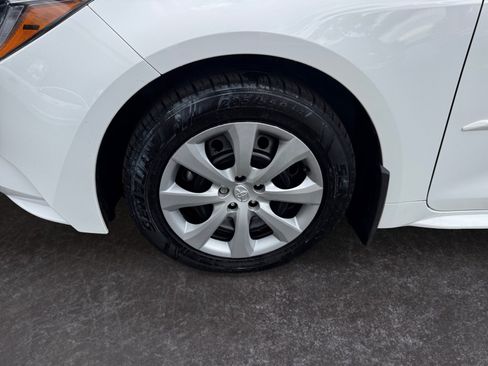 Used 2025 Toyota Corolla LE FWD image 14