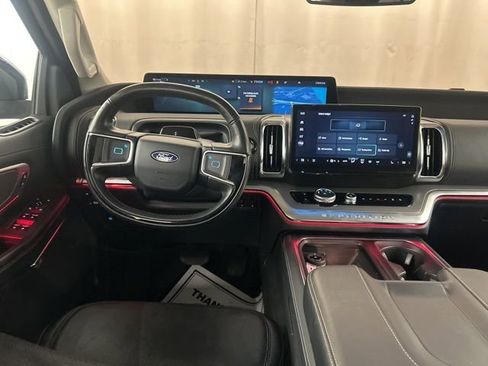 Used 2025 Ford Expedition Platinum AWD/4WD image 29