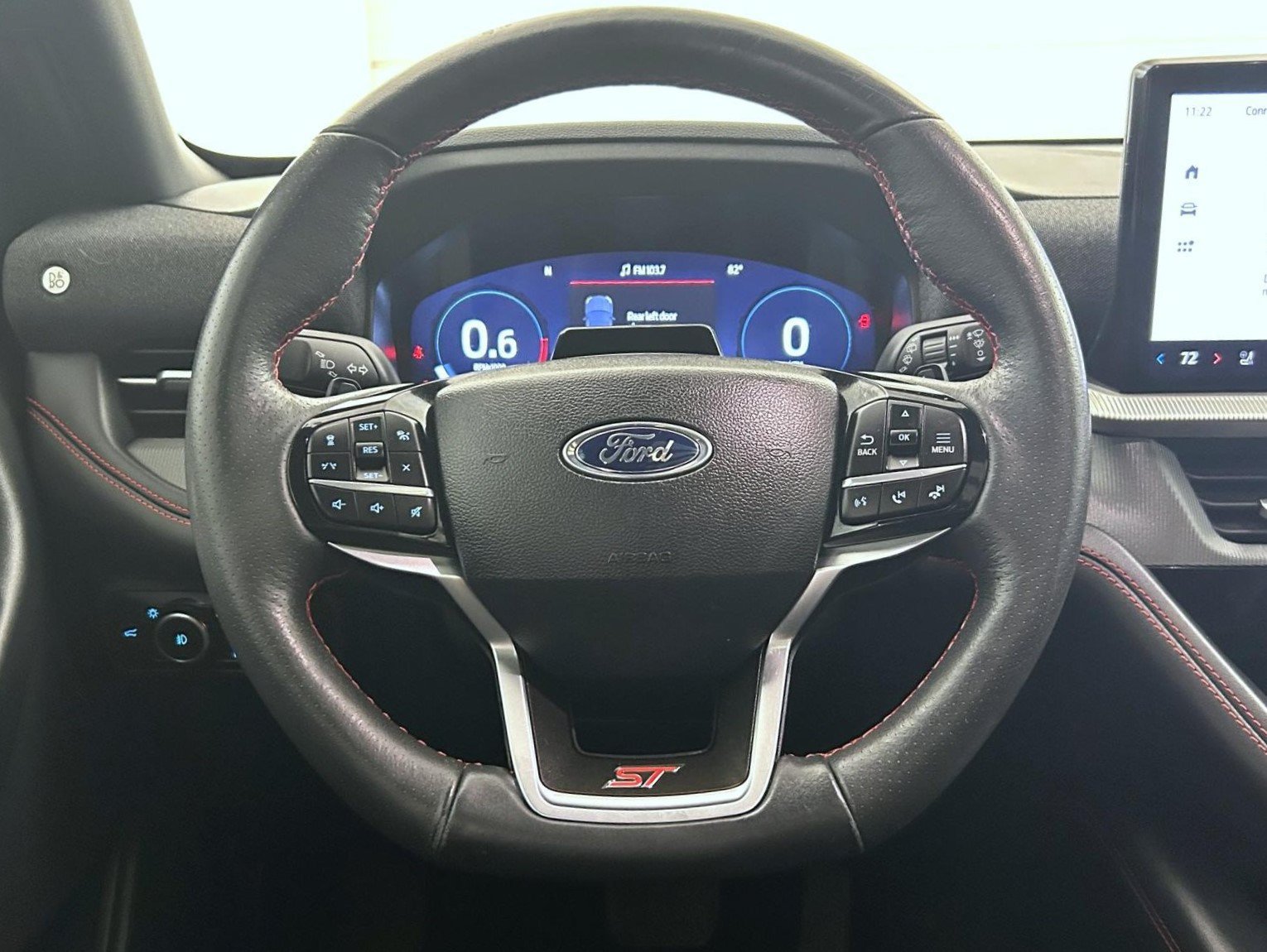 Used 2025 Ford Explorer ST AWD/4WD image 11