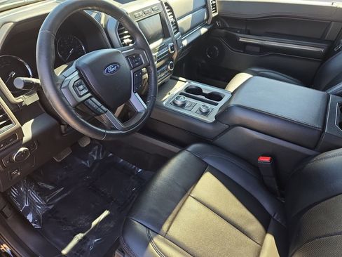 Used 2020 Ford Expedition XLT w/ Equipment Group 202A AWD/4WD image 19