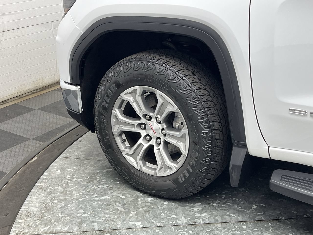 Used 2023 GMC Sierra 1500 SLE AWD/4WD image 36