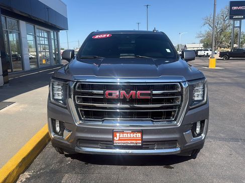 Used 2021 GMC Yukon XL SLT w/ SLT Luxury Package AWD/4WD image 9