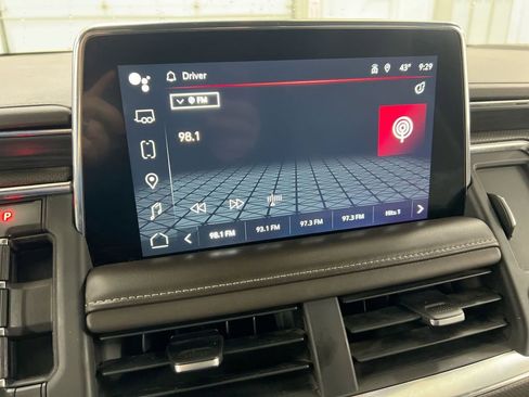 Used 2023 GMC Yukon SLT AWD/4WD image 14