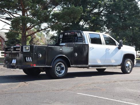 Used 2022 Chevrolet Silverado 3500 LT AWD/4WD image 5