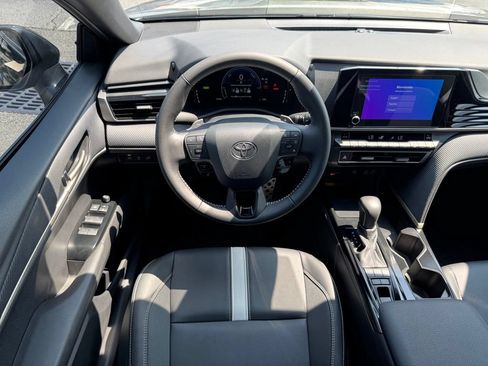 Used 2025 Toyota Camry SE w/ Convenience Package FWD image 20