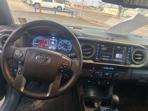 Used 2023 Toyota Tacoma TRD Off-Road image 6