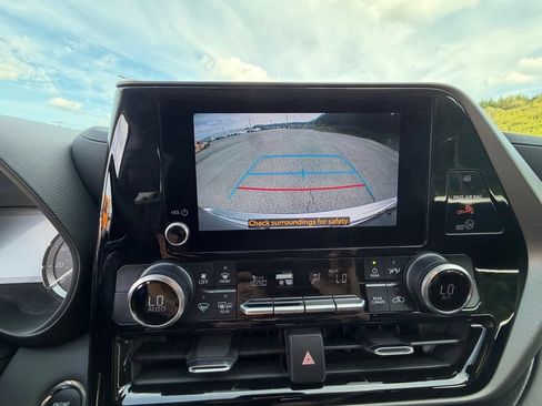 Used 2023 Toyota Highlander L AWD/4WD image 28
