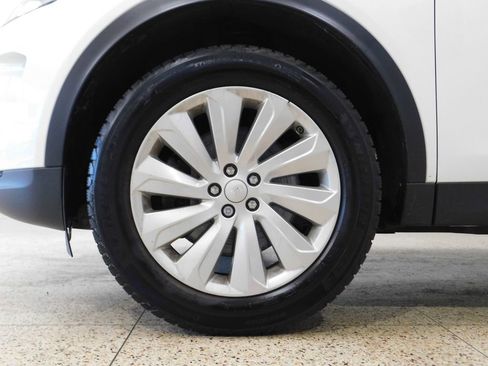 Used 2020 Land Rover Discovery Sport SE AWD/4WD image 16