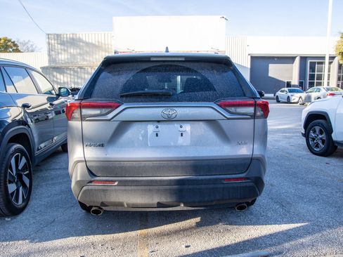 Used 2022 Toyota RAV4 XLE image 9