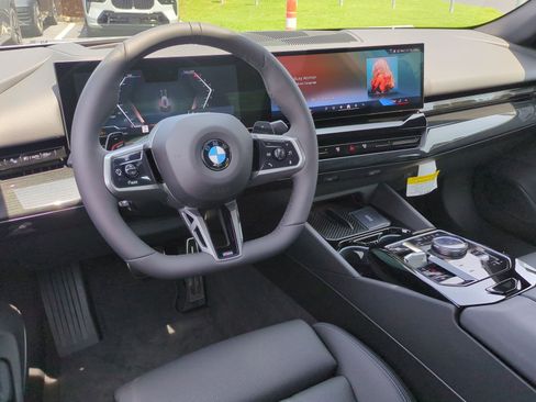 Used 2026 BMW 530i xDrive w/ M Sport Package image 27