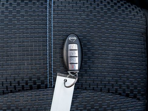 Used 2018 Nissan Sentra SR w/ Technology Package image 32