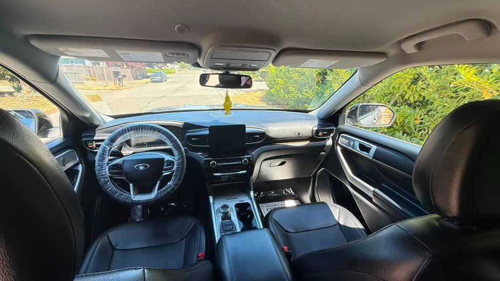 Used 2024 Ford Explorer Limited AWD/4WD image 7
