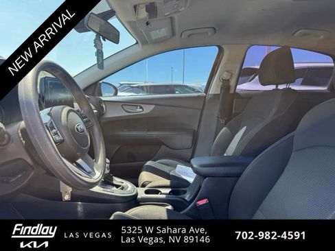 Used 2019 Kia Forte LXS FWD image 4