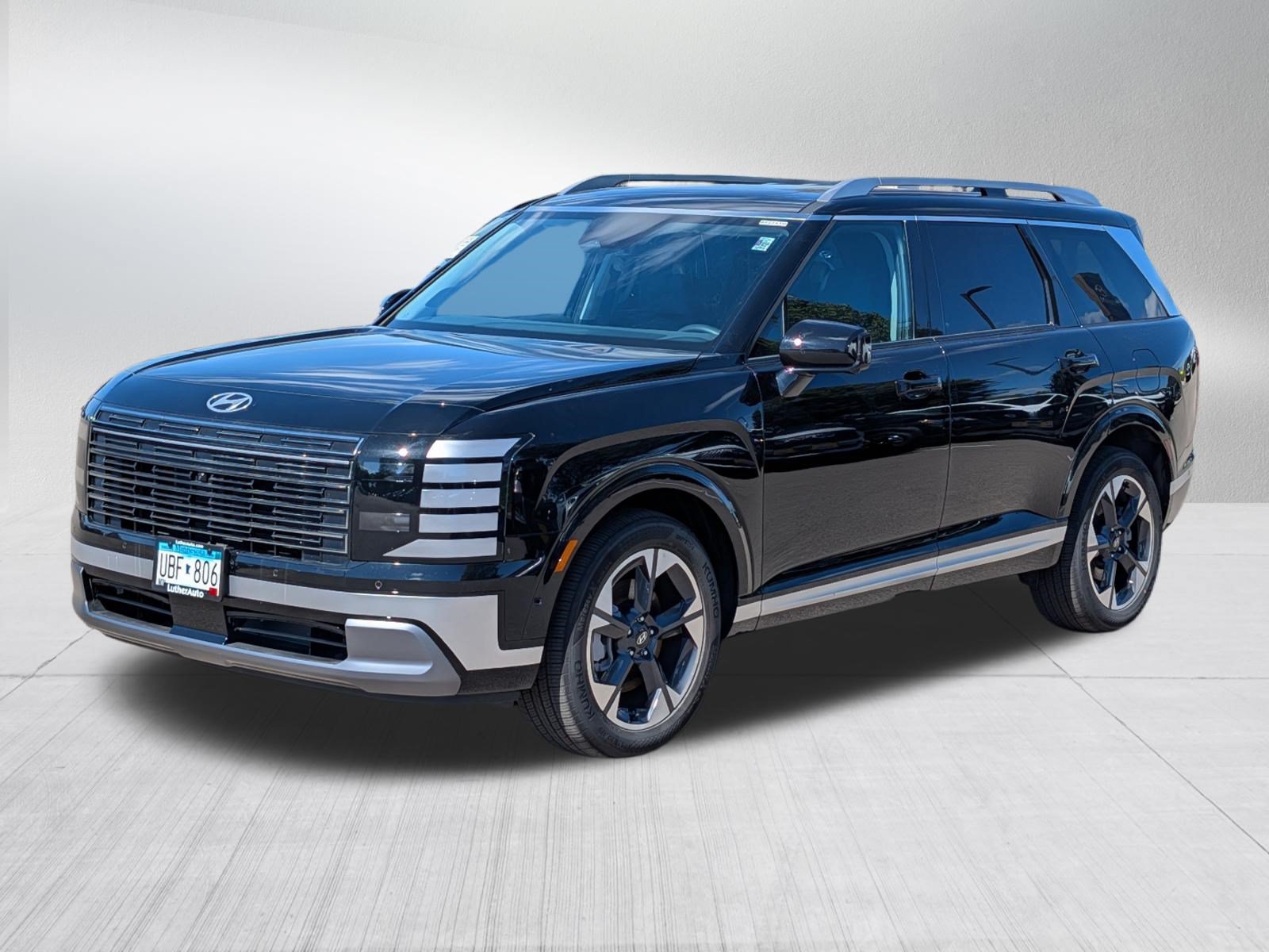 Certified 2026 Hyundai Palisade Limited AWD/4WD image 3