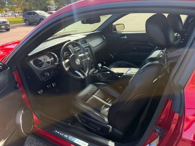 Used 2010 Ford Mustang GT Premium RWD image 7