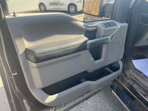 Used 2018 Ford F150 XLT w/ Equipment Group 302A Luxury image 20