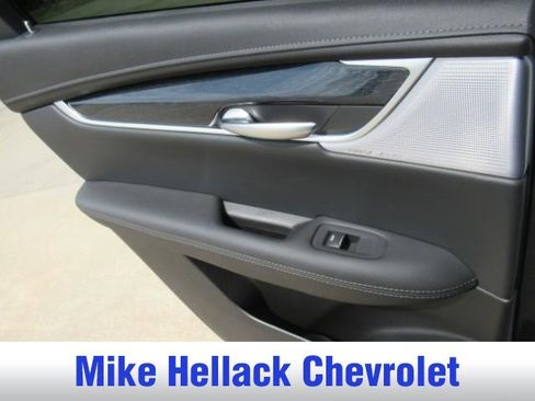 Used 2025 Cadillac XT5 Premium Luxury image 18