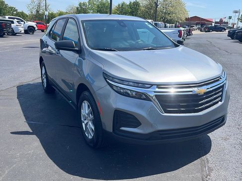 Used 2024 Chevrolet Equinox LS w/ LS Convenience Package image 7