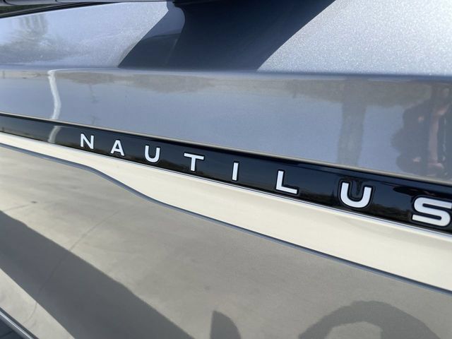 Used 2024 Lincoln Nautilus Reserve w/ Equipment Group 202A AWD/4WD image 32