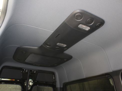 Used 2024 Mercedes-Benz Sprinter 2500 image 40