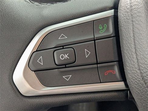 Used 2024 Jeep Compass Latitude image 14