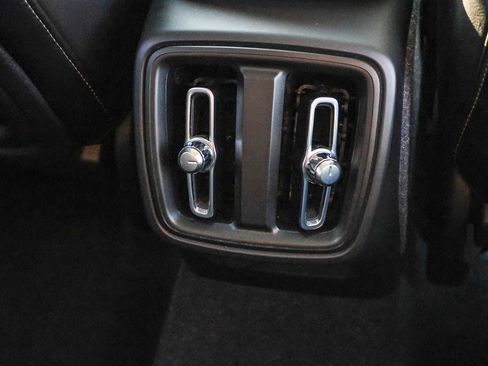 Used 2023 Volvo XC40 B5 Ultimate w/ Protection Package Premier image 25