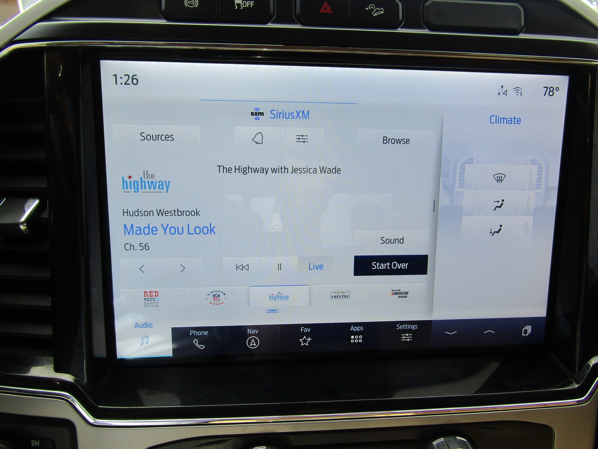 Used 2022 Ford F350 Lariat w/ Lariat Value Package AWD/4WD image 35