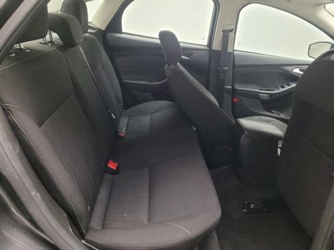 Used 2018 Ford Focus SE FWD image 19