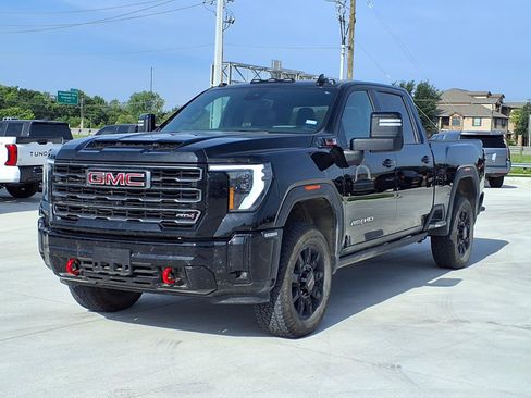 Used 2025 GMC Sierra 2500 AT4 w/ AT4 Premium Plus Package AWD/4WD image 3
