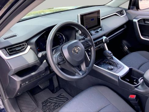 Used 2025 Toyota RAV4 XLE w/ Convenience Package AWD/4WD image 17