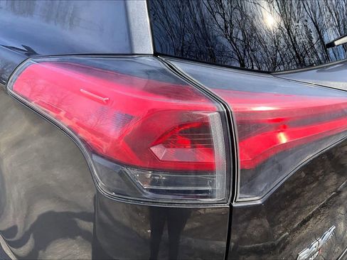 Used 2018 Toyota RAV4 LE w/ All Weather Liner Package image 26