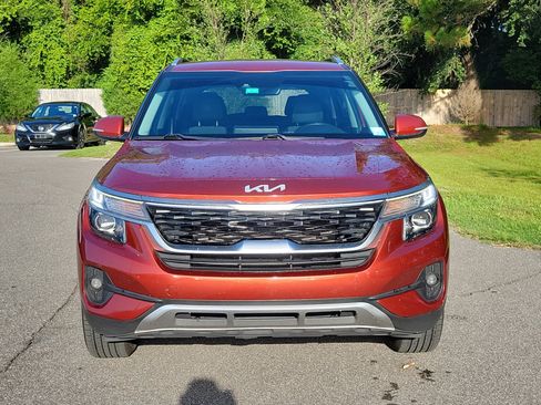 Used 2023 Kia Seltos S w/ Navigation Package AWD/4WD image 2