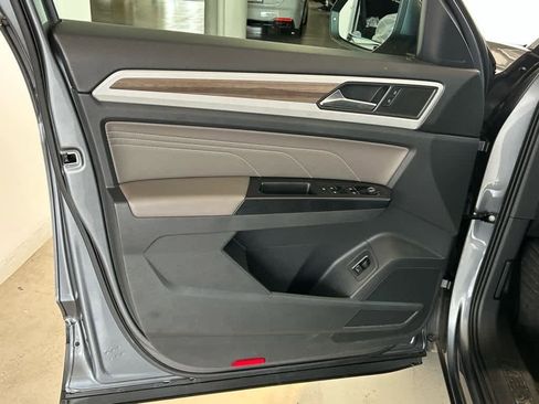 Certified 2021 Volkswagen Atlas SEL image 10