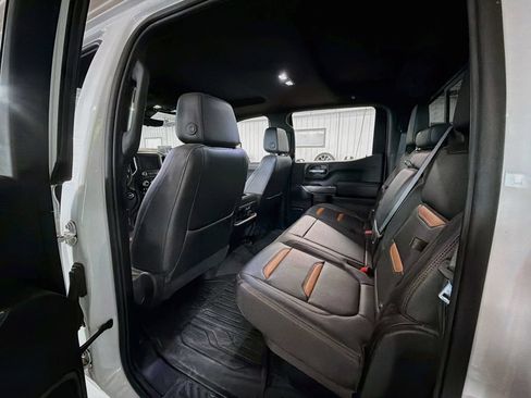 Used 2020 GMC Sierra 1500 AT4 w/ Technology Package AWD/4WD image 9