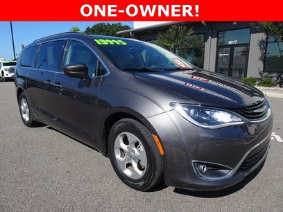 Used 2017 Chrysler Pacifica Premium