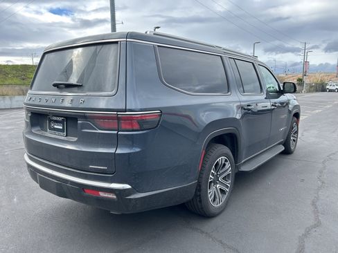 Used 2024 Jeep Wagoneer L Series II w/ Flexible Seating Group image 4