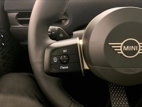 Certified 2025 MINI Cooper S image 18