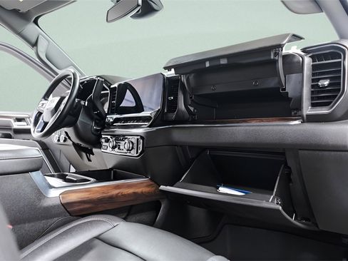 Used 2024 GMC Sierra 2500 SLT w/ SLT Convenience Package image 37