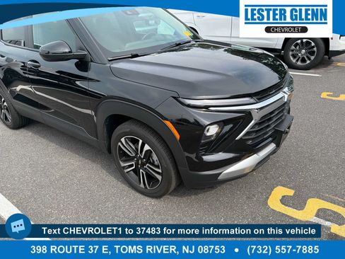 Certified 2024 Chevrolet TrailBlazer LT w/ LT Cold Weather Package FWD image 1