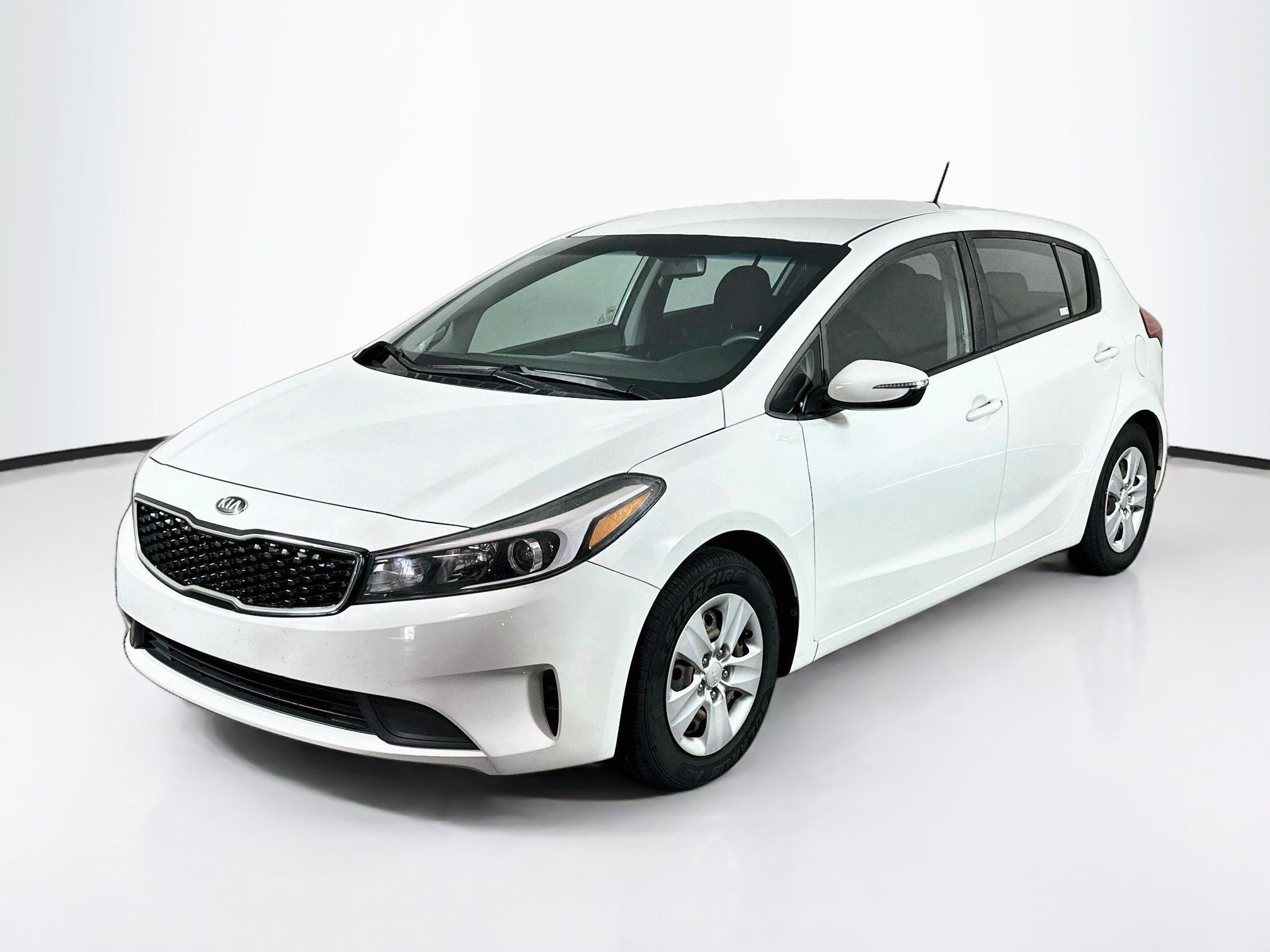 Used 2017 Kia Forte LX FWD image 3