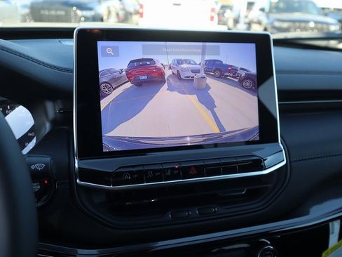 New 2026 Jeep Compass Latitude image 6