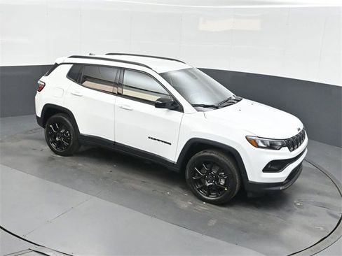 New 2026 Jeep Compass Latitude image 27